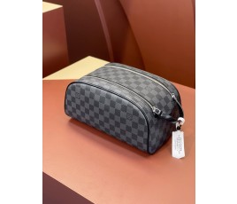 [LOUIS VUITTON-루이비통] 루이비통 다미에 돕 키트 토일렛 파우치백  M47528